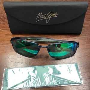 Brand new Maui Jim Shoal sunglasses!!